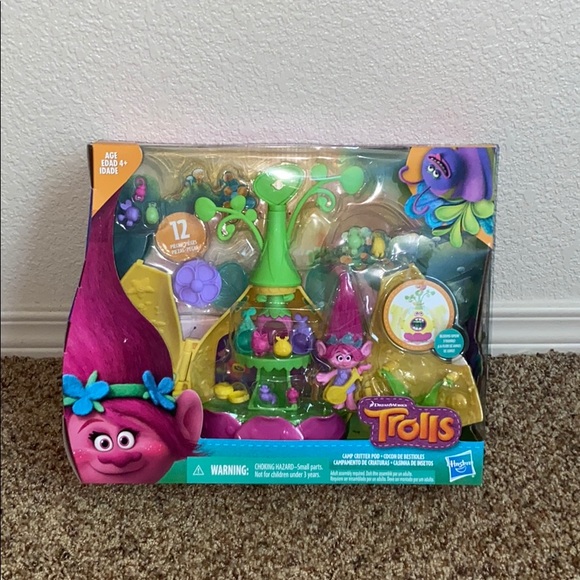 trolls camp critter pod playset
